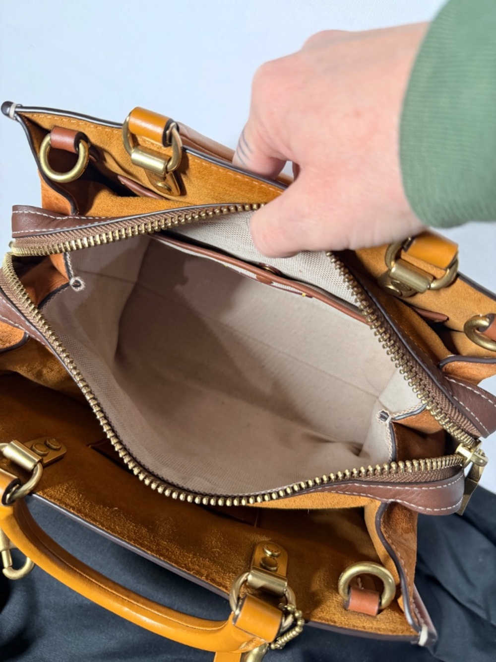 Coach Rogue 25 - Picture 2 of 2